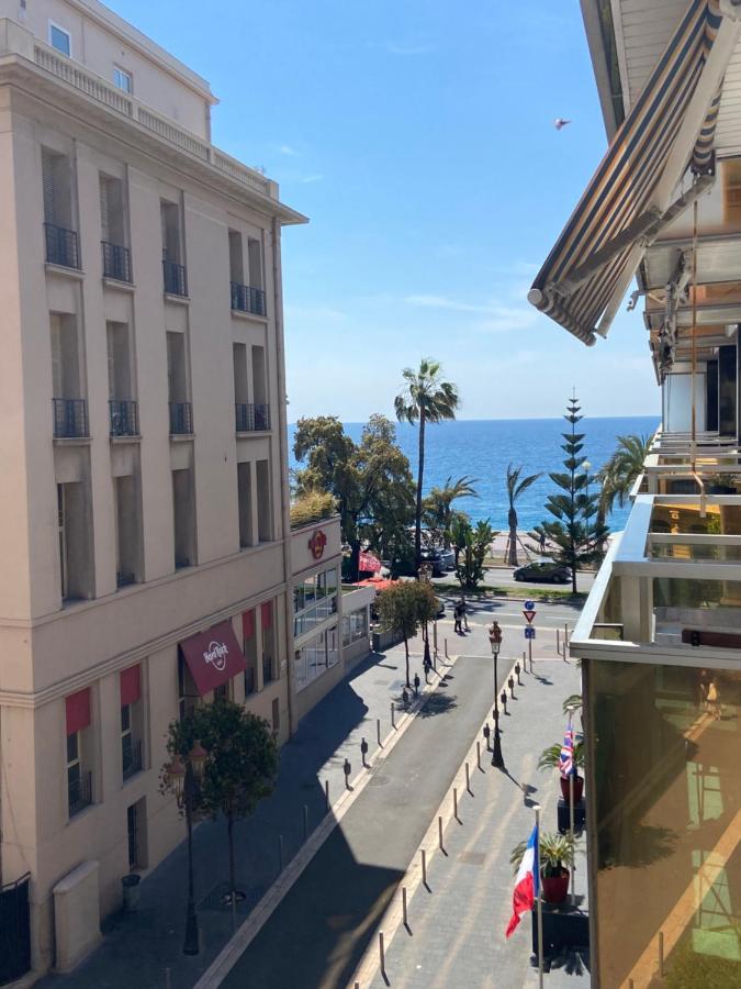 Le Royal, Spacious Seaside Rooftop And Pool Apartment