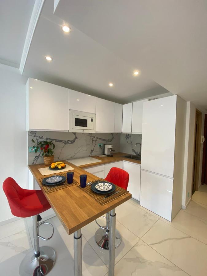 Le Royal, Spacious Seaside Rooftop And Pool Apartment Nice