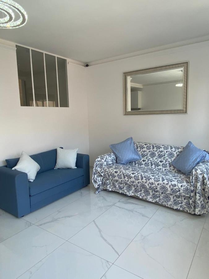 Apartment Le Royal, Spacious Seaside Rooftop And Pool