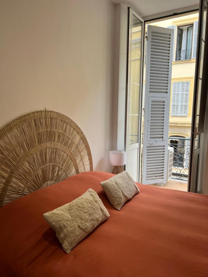 Apartment 3 Pieces A *