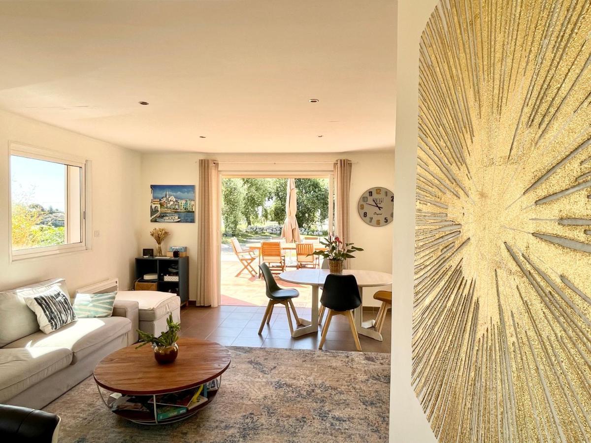 Syagrus - Easy * Nice