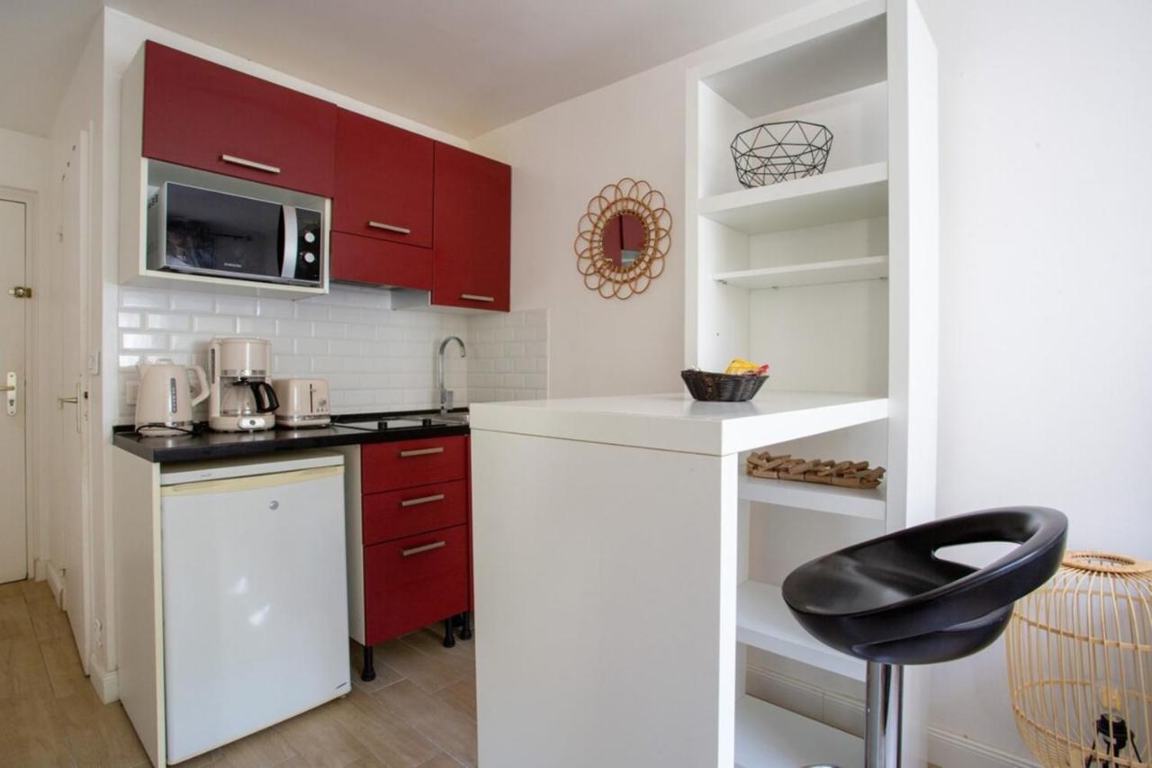 Charming With Parking * Nice