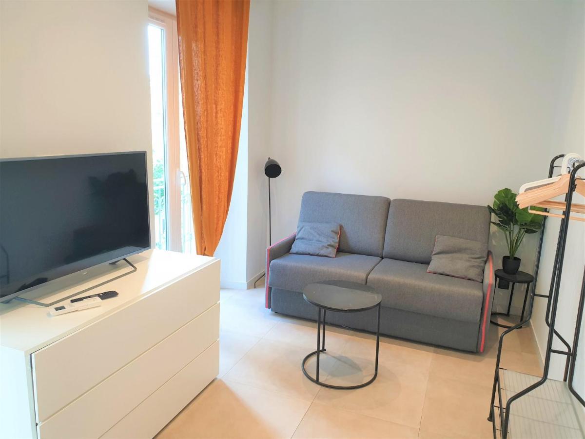 Studio Centre 306