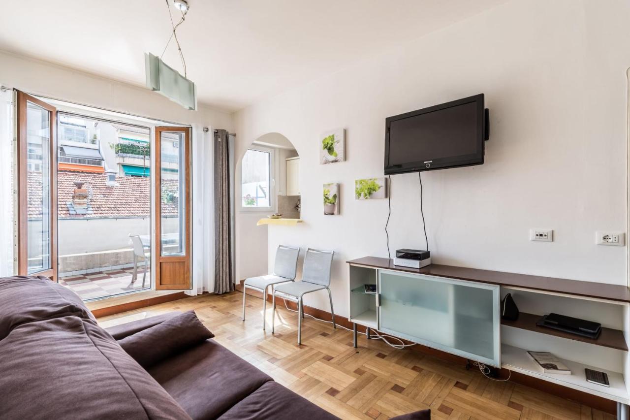 Studio With 12m2 Terrace In Apartment