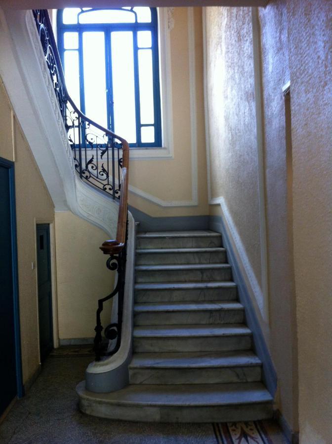 Apartment Climatise Dans Bourgeoise Nice