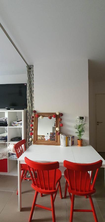 A 10 Min A Pied De La De