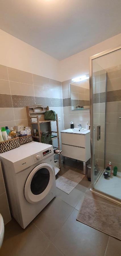 A 10 Min A Pied De La Plage De Apartment