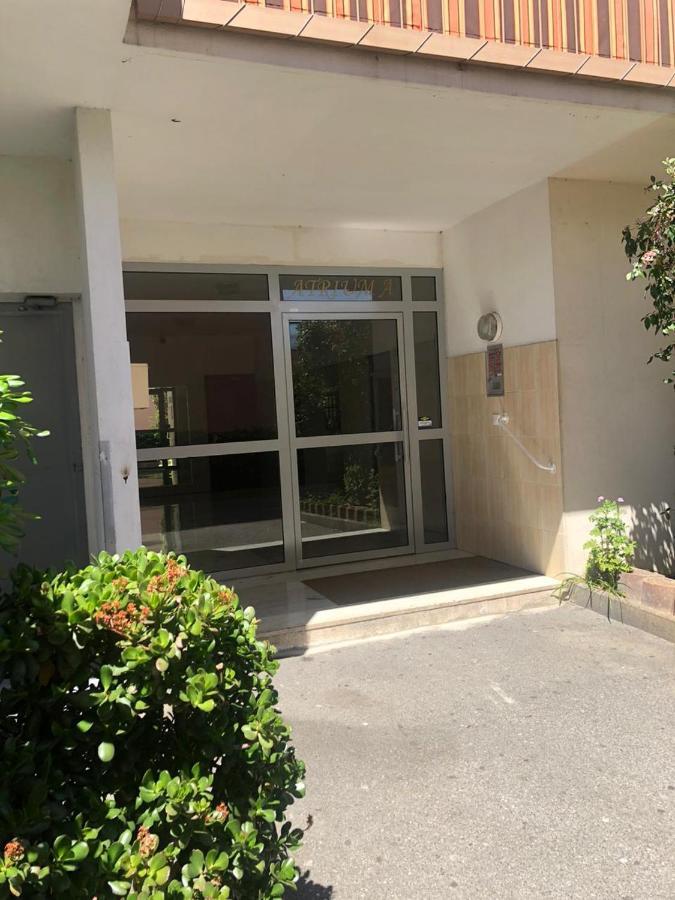 Luxurious Near The Airport Apartment *