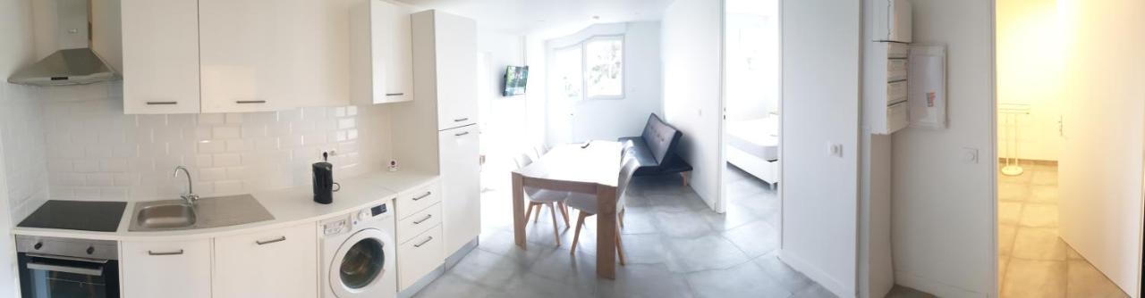 Renove 2023 Proche Aeroport 5min, Gare Sncf 2 Min, Tramway Au Pied De L'immeuble , Parking Possible, Renovated 2023 Near The Airport 5 Min, Train Station 2 Min, Tram Next To The Building 1 Min, Parking Possible * Nice