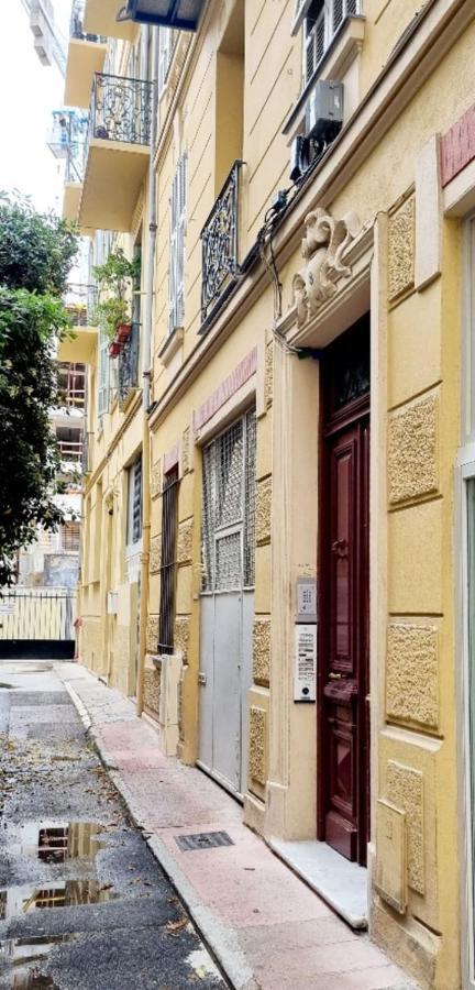 Bright Near The Carre D'or