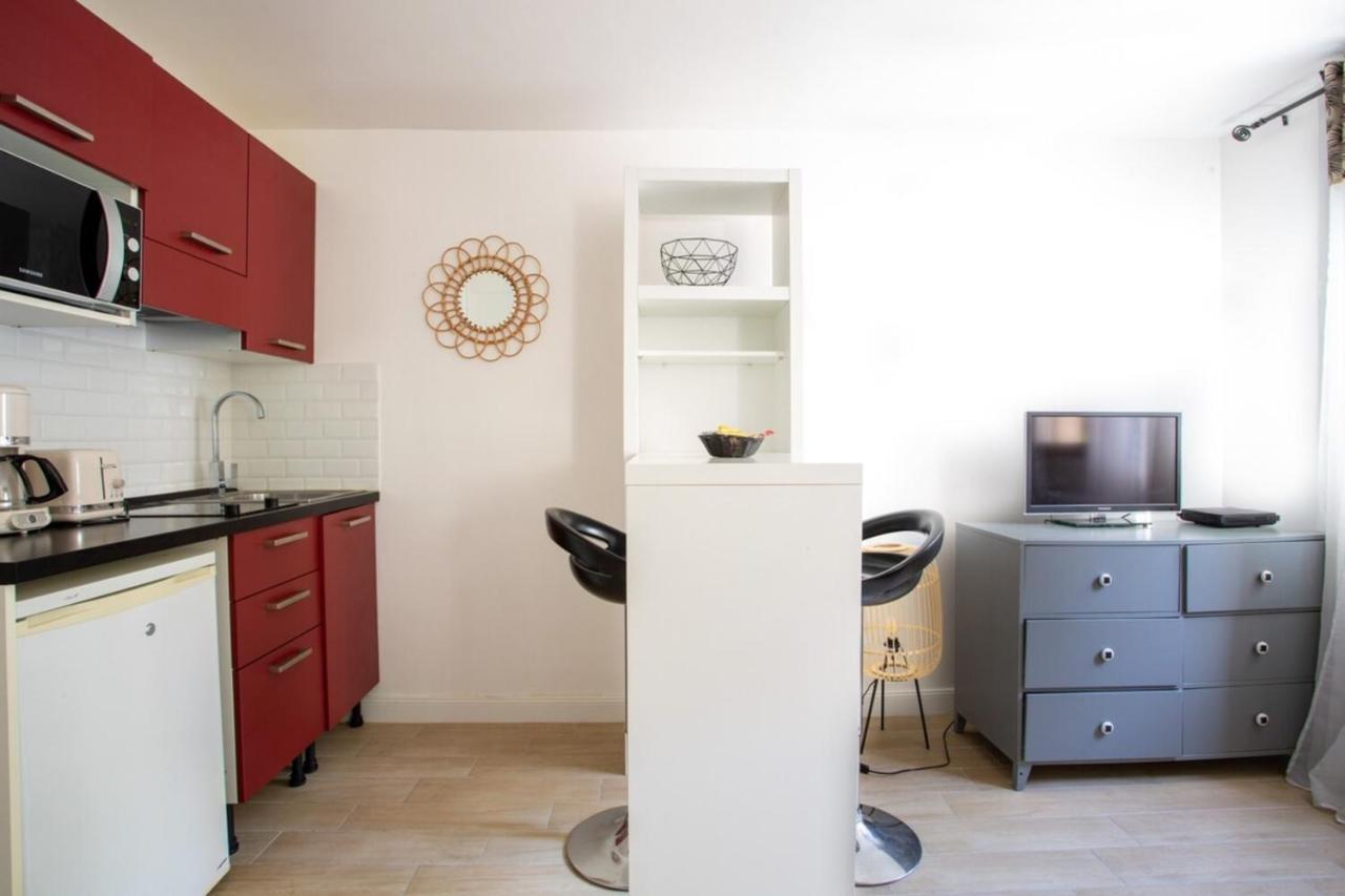 Charming With Parking