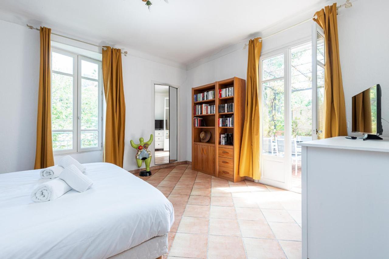 Large 2 Bdr Downtown - Ac & Terrace Apartment Nice