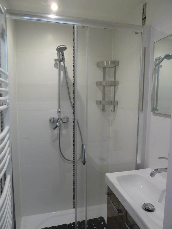 New 1 Bedroom Apt Place Garibaldi Nice