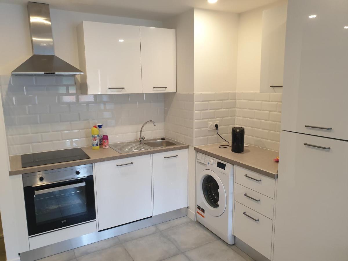 Renove 2023 Proche Aeroport 5min, Gare Sncf 2 Min, Tramway Au Pied De L'immeuble , Parking Possible, Renovated 2023 Near The Airport 5 Min, Train Station 2 Min, Tram Next To The Building 1 Min, Parking Possible Apartment Nice