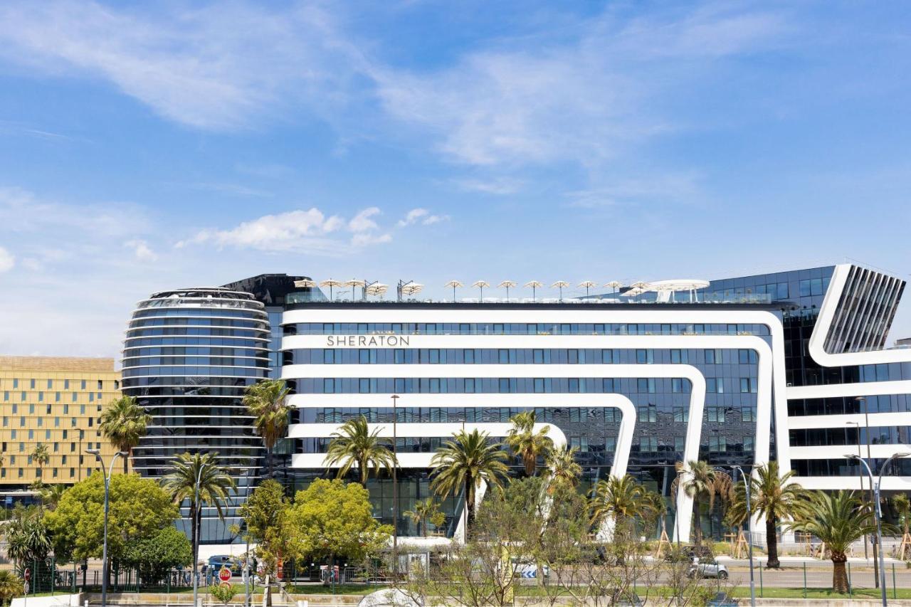 Sheraton Airport Hotel 4*