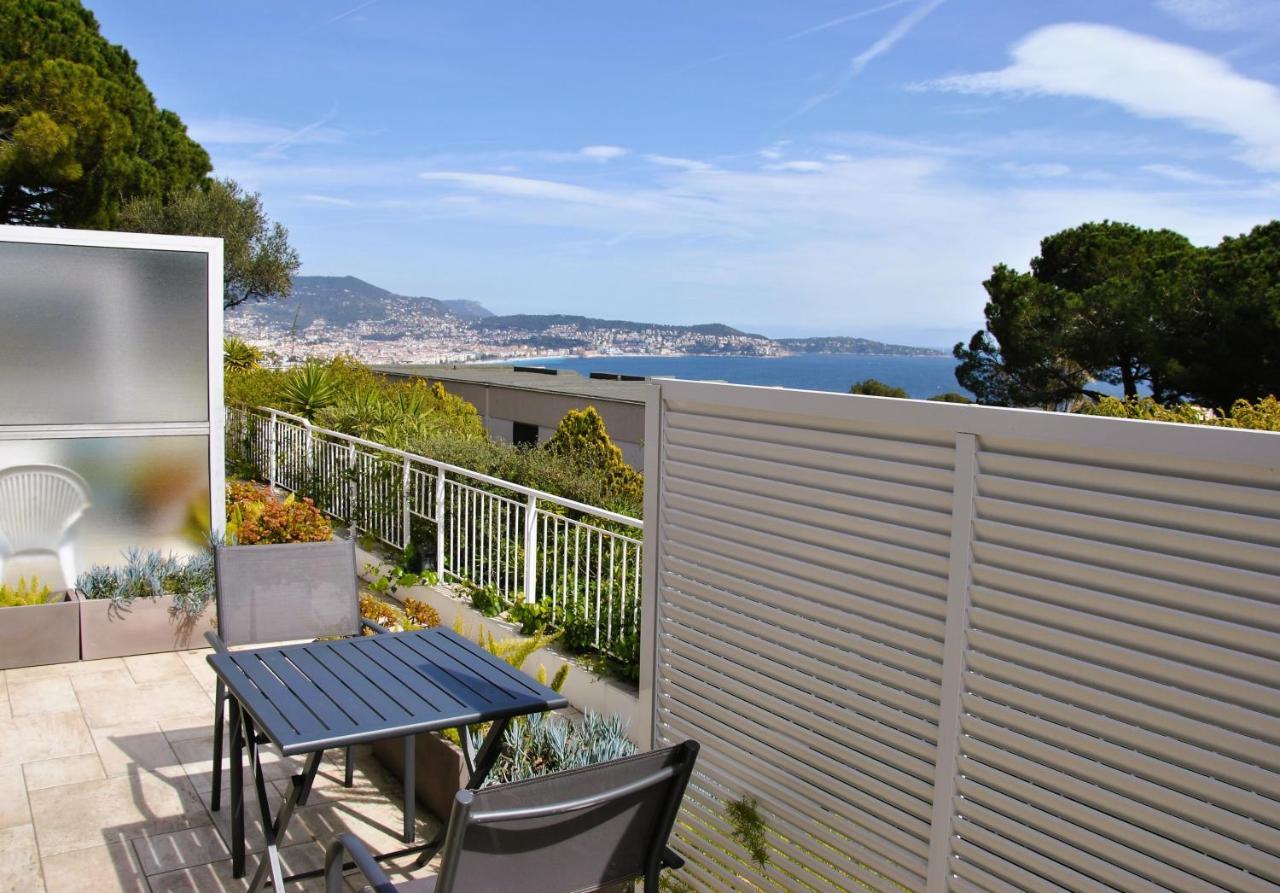 La Terrasse De La Reine