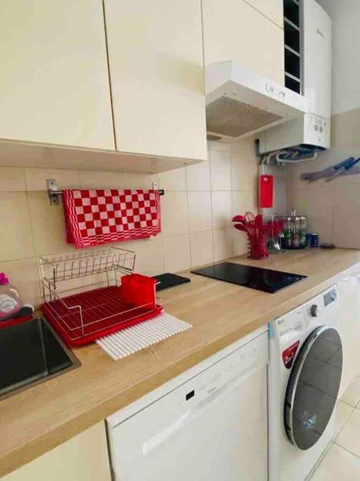 Nice, 100m Sea, 1 Bedroom, Promenade Des Anglais Apartment *
