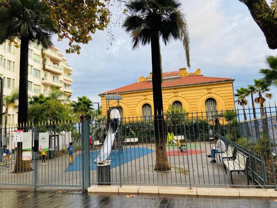 Nice, 100m Sea, 1 Bedroom, Promenade Des Anglais Nice