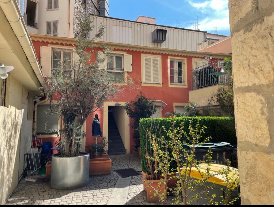 Studio Centre Proche * Nice