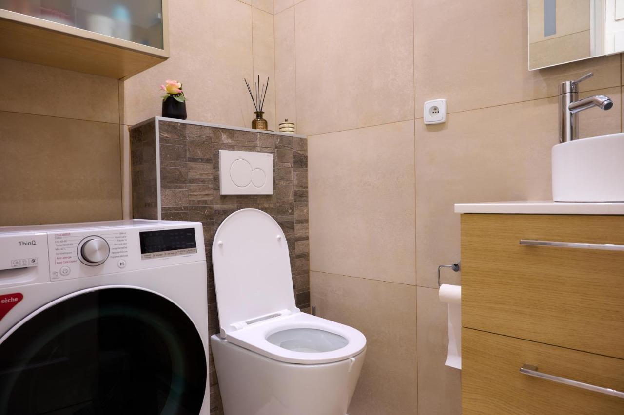 Beautiful , 3 Min Walk , Free Parking, Near Negresco