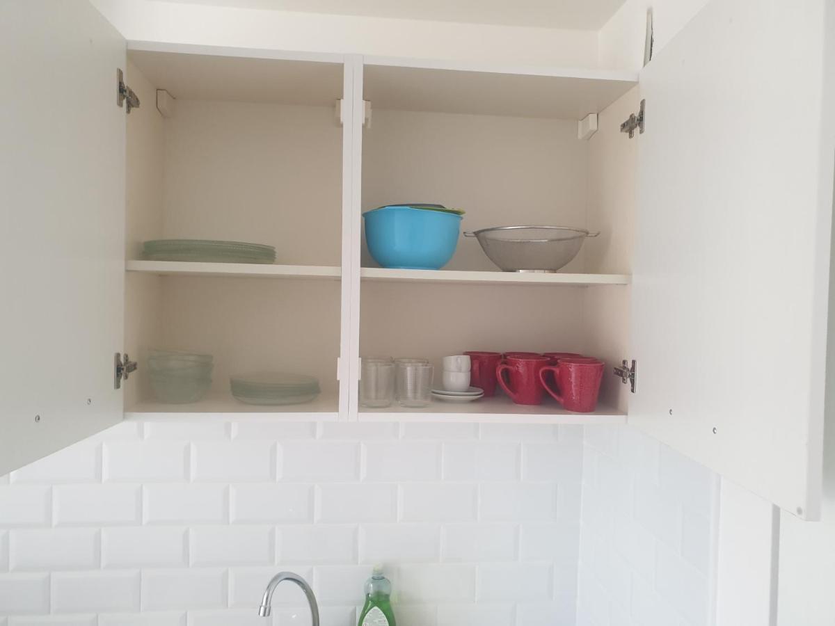 Apartment Renove 2023 Proche Aeroport 5min, Gare Sncf 2 Min, Tramway Au Pied De L'immeuble , Parking Possible, Renovated 2023 Near The Airport 5 Min, Train Station 2 Min, Tram Next To The Building 1 Min, Parking Possible Nice