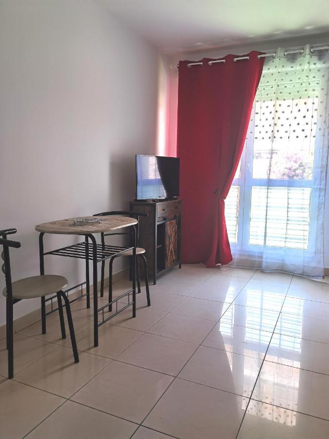 Studio With Garden Near The Sea Apartment *