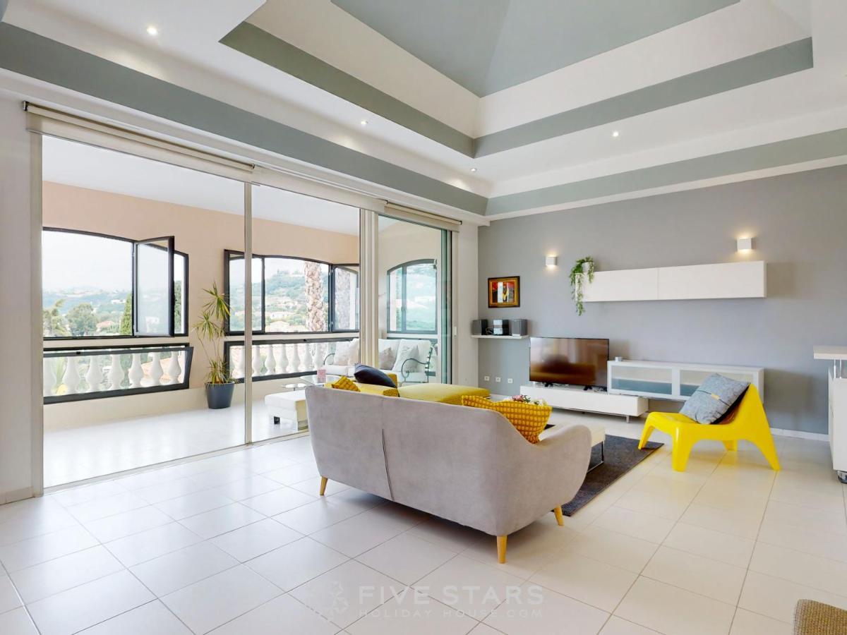 Elise Five Stars Holiday House *