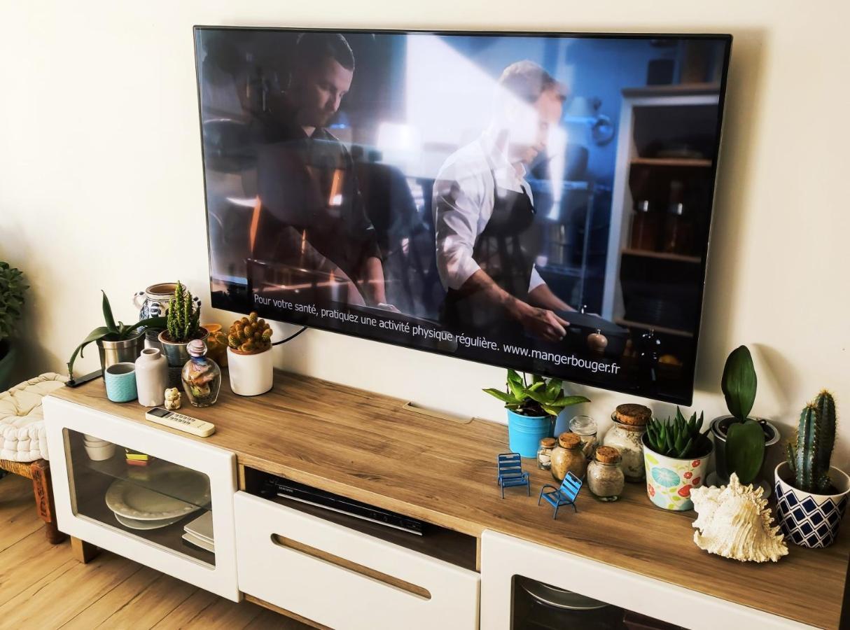 4 Pieces Vue Et Collines Nicoises *