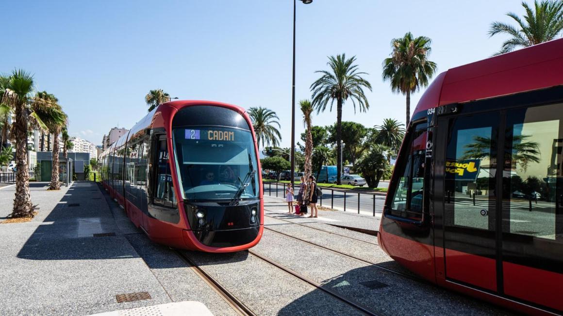 - Clim Ac - 5min Walk - 2min Tramway Apartment *