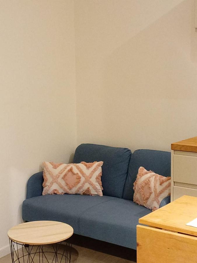 Meyerbeer Yourhosthelper *