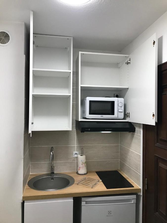 Exceptionnel Studio Proche Mer Avec Piscine, Parking Et Terrasse * Nice