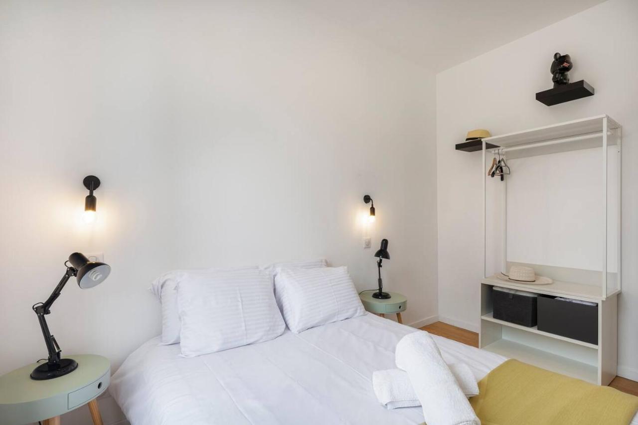 White Light, 1 Minute A Pied Du Port! Apartment