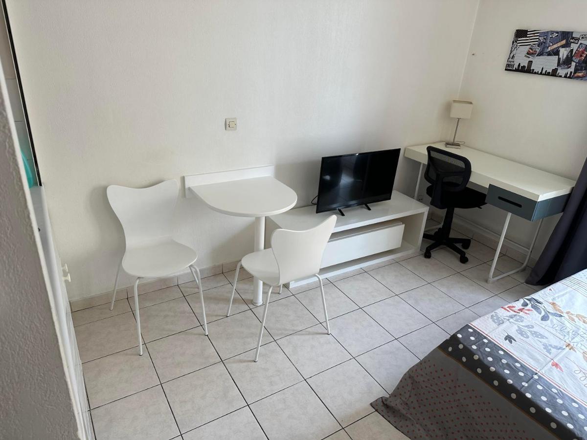 Studio Piscine 150 Metres Bord De Apartment *