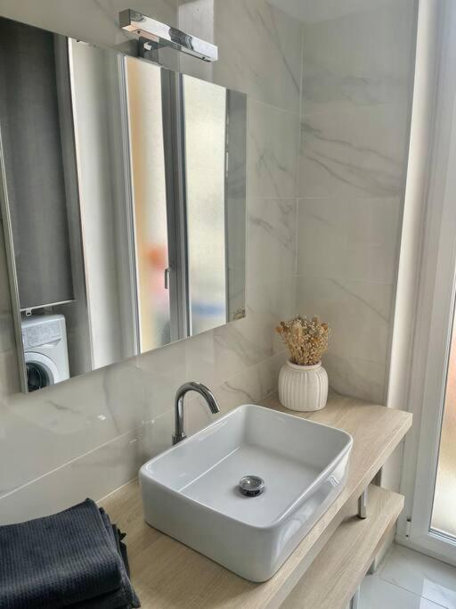 Apartment Ultra Central, Air Conditionned, Very Quiet!