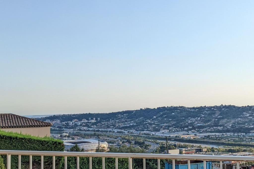 3 Pieces Dans Avec Piscine Apartment *