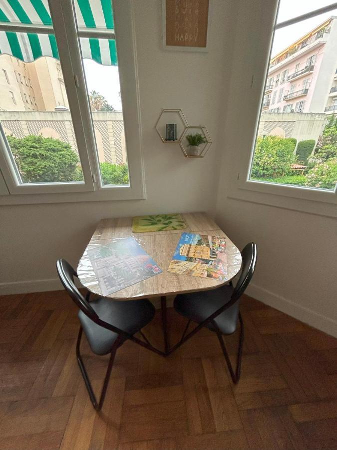Le 29 Promenade Des - Golden Square Apartment *