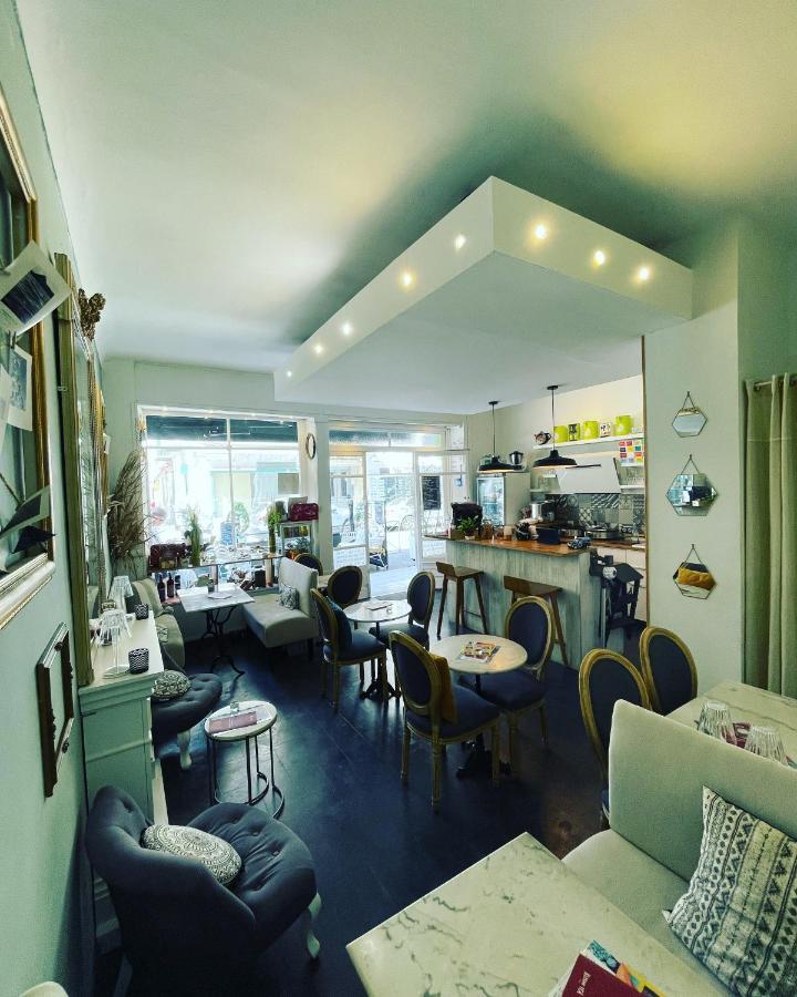 Apartment A Louer Au Coeur Du Carre Dor A Nice, Rue Dalpozzo A 150 Metres Des Plages *