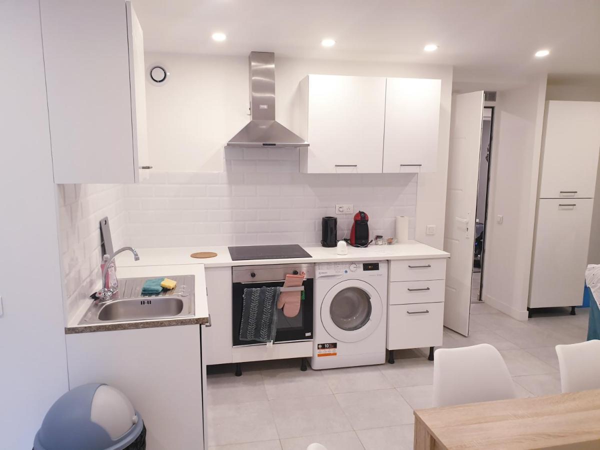 Apartamento Renove 2023 Proche Aeroport 5min, Gare Sncf 2 Min, Tramway Au Pied De L'immeuble , Parking Possible, Renovated 2023 Near The Airport 5 Min, Train Station 2 Min, Tram Next To The Building 1 Min, Parking Possible