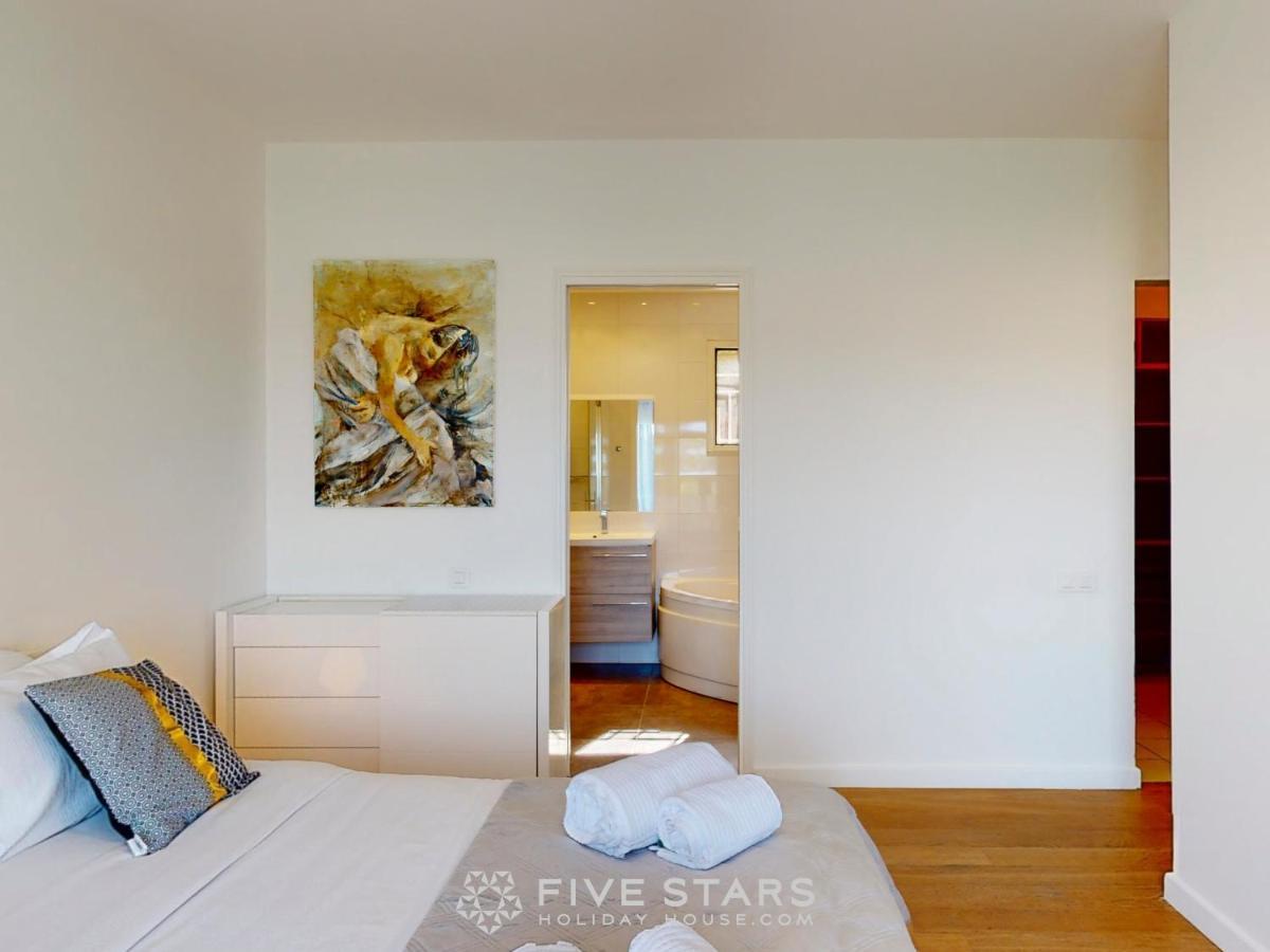 Elise Five Stars Holiday House Villa