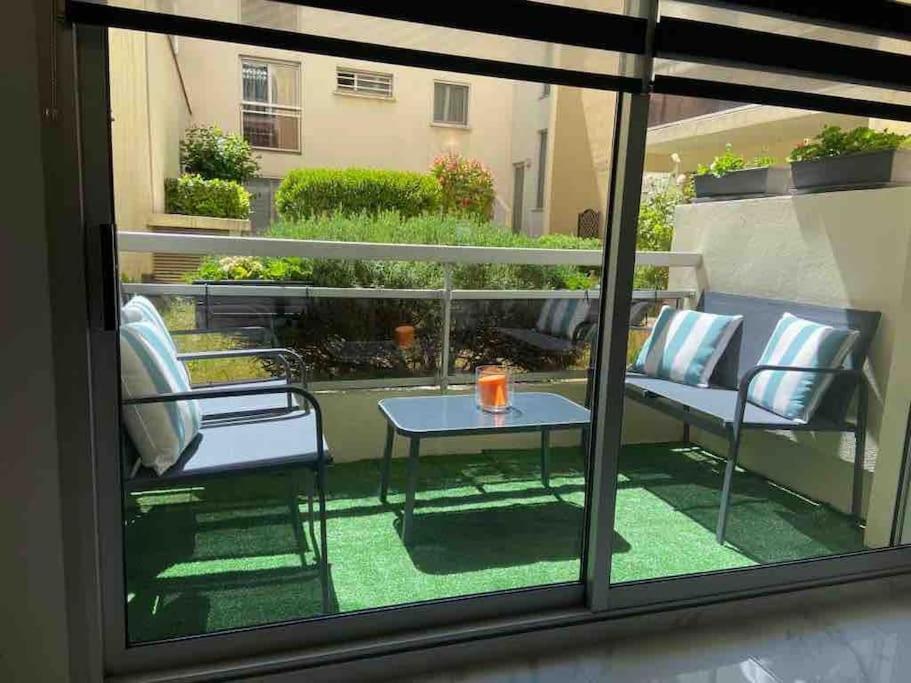 Appartement Superbe Carre Delfino Port De Nice