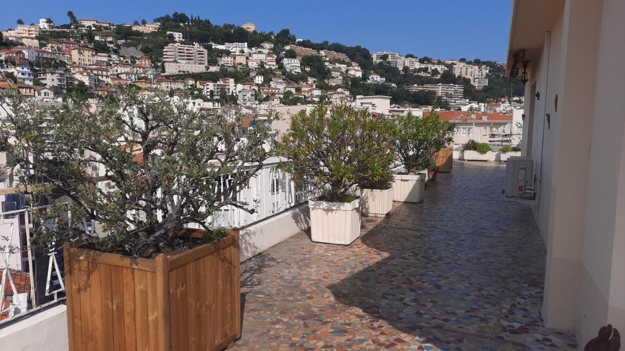 Sur Le Toit Apartment *