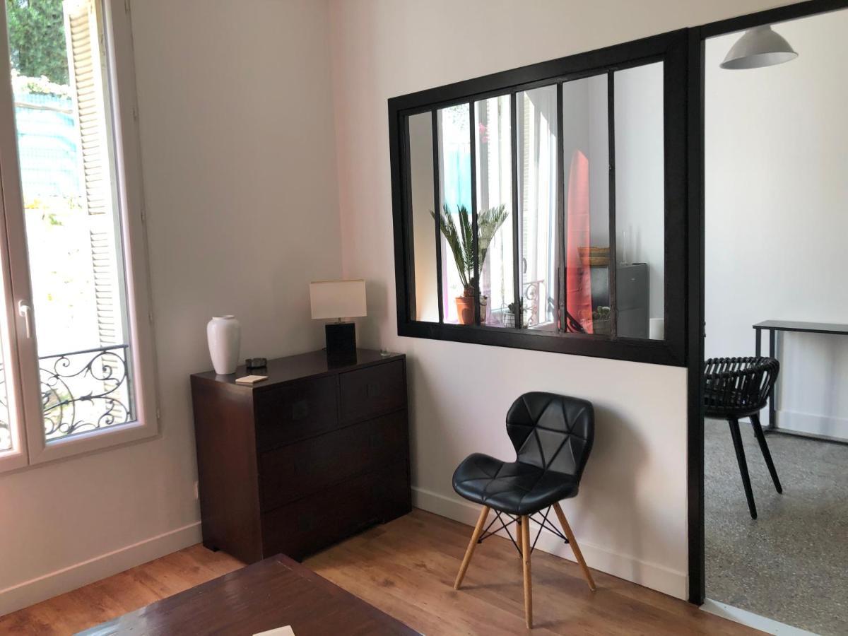 Palais St Lambert Centre Apartment