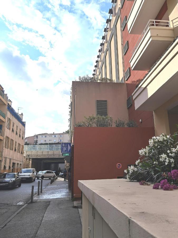 Apartment Studio With Garden Near The Sea Nice