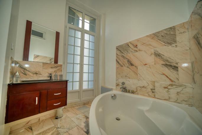 Apartment Prestige Designer Apartment, Super
