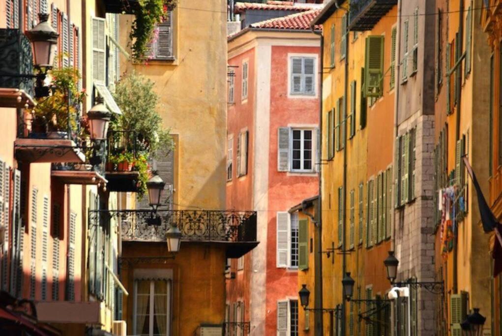 Apartment A Louer Au Coeur Du Carre Dor A Nice, Rue Dalpozzo A 150 Metres Des Plages *