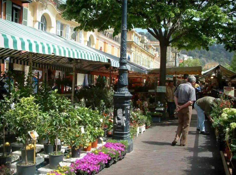 A Louer Au Coeur Du Carre Dor A Nice, Rue Dalpozzo A 150 Metres Des Plages Nice