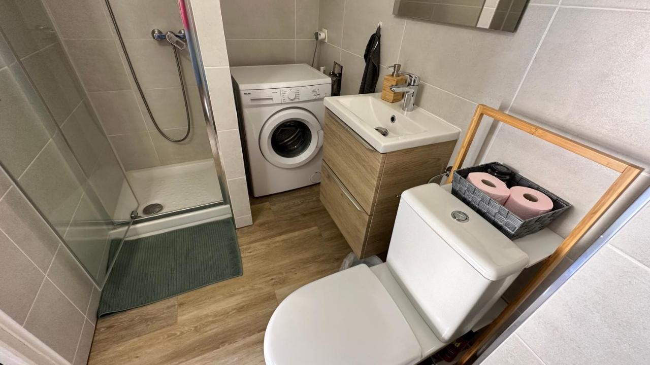 Apartment Climatises Proche *