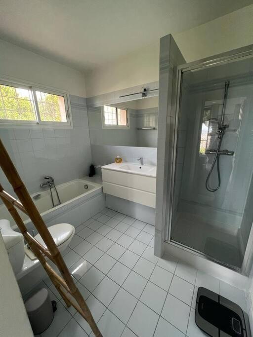 Avec Vue Et Piscine *