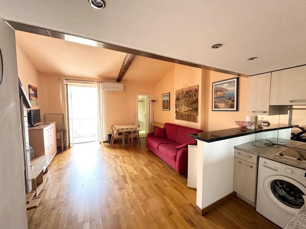 Apartment 3 Massena *