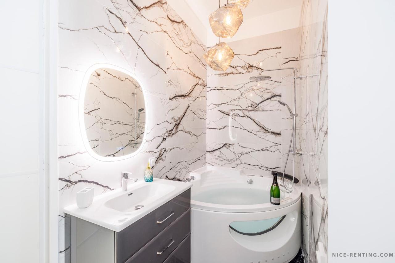 Renting - France - Luxury Palace Jacuzzi - Few Meters From Sea Apartment Nice